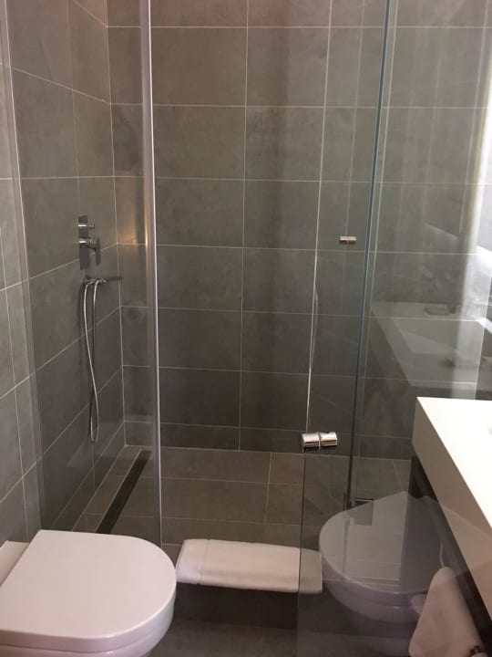 Blick ins Bad Dominic Smart & Luxury Suites - Terazije