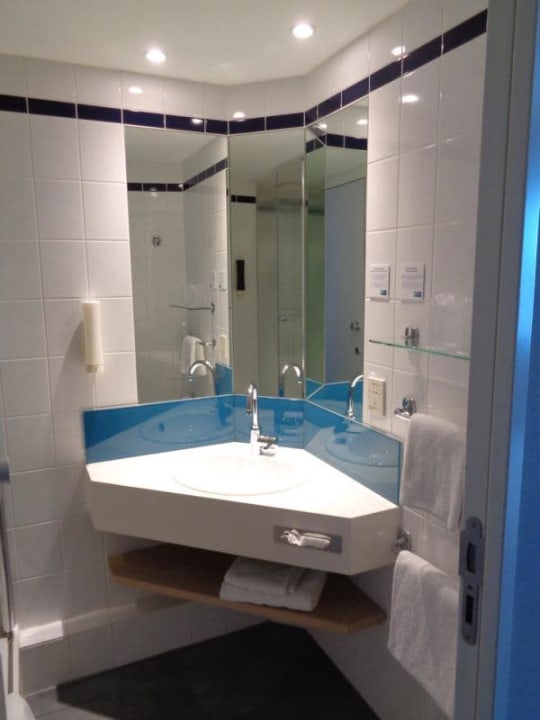 Zimmer Holiday Inn Express Frankfurt - Airport