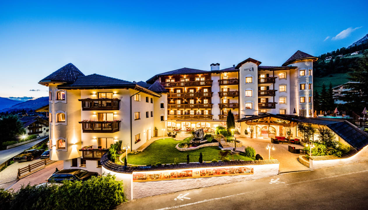 Außenansicht Hotel Almhof Call
