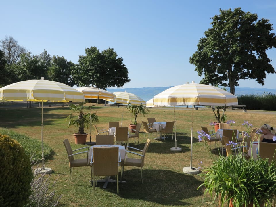 Blick vom Hotelcafé auf die Promenade und Strand Gästehaus Charlotte