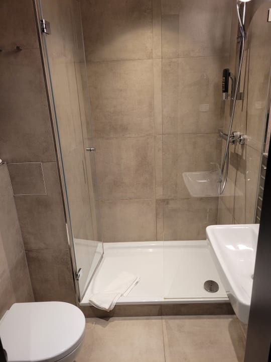 Zimmer Schulz Hotel Berlin Wall at the East Side Gallery