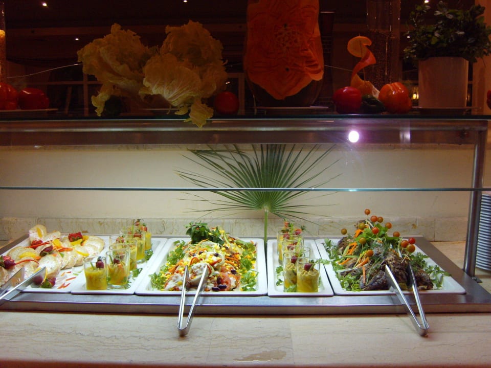 Ein Abendbuffet ! Hotel Three Corners Ocean View prestige - Adults only