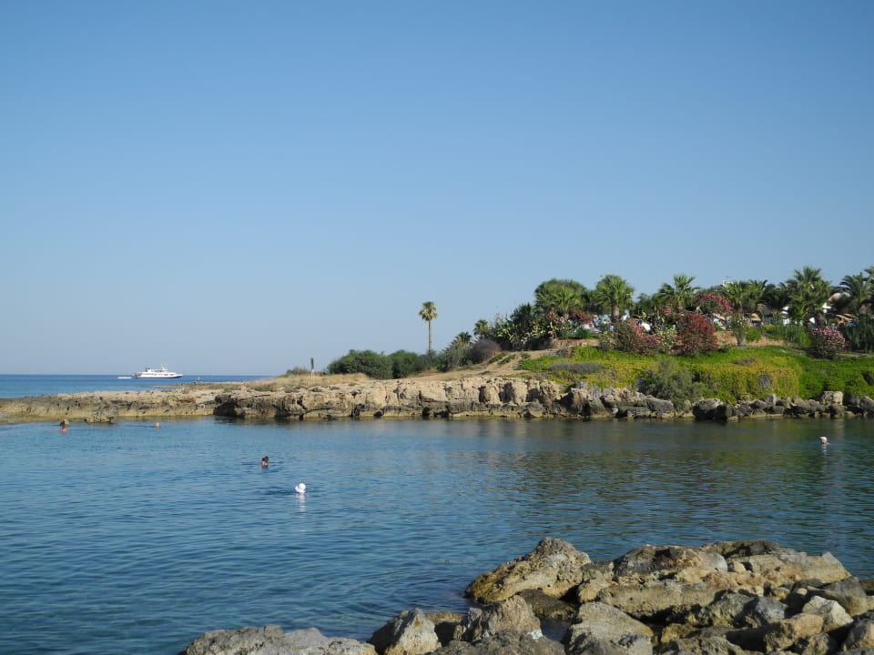 Strand Crystal Springs Beach Hotel