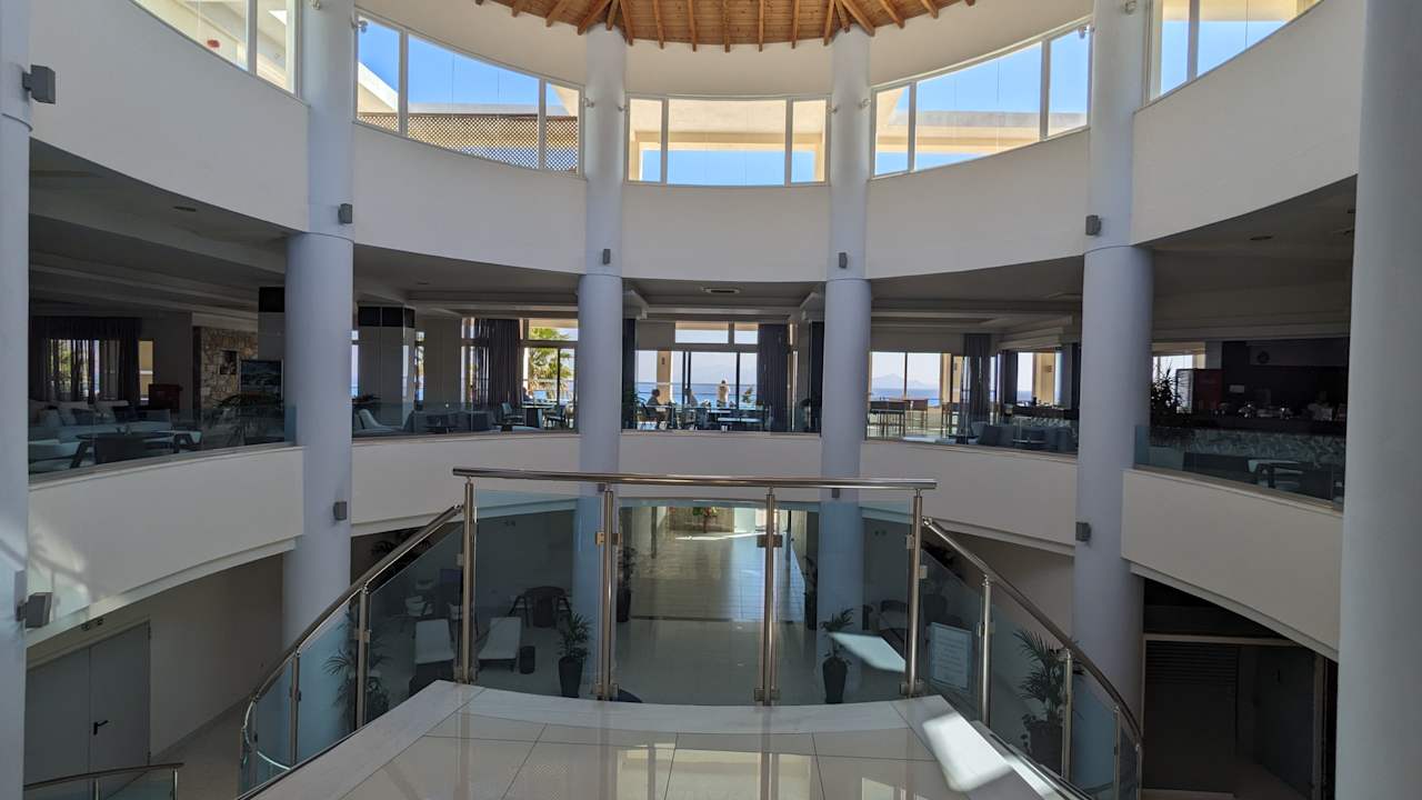 Lobby Grand Blue Beach Hotel