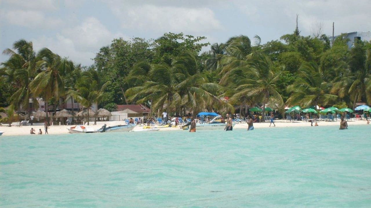 Vom Meer aus BelleVue Dominican Bay