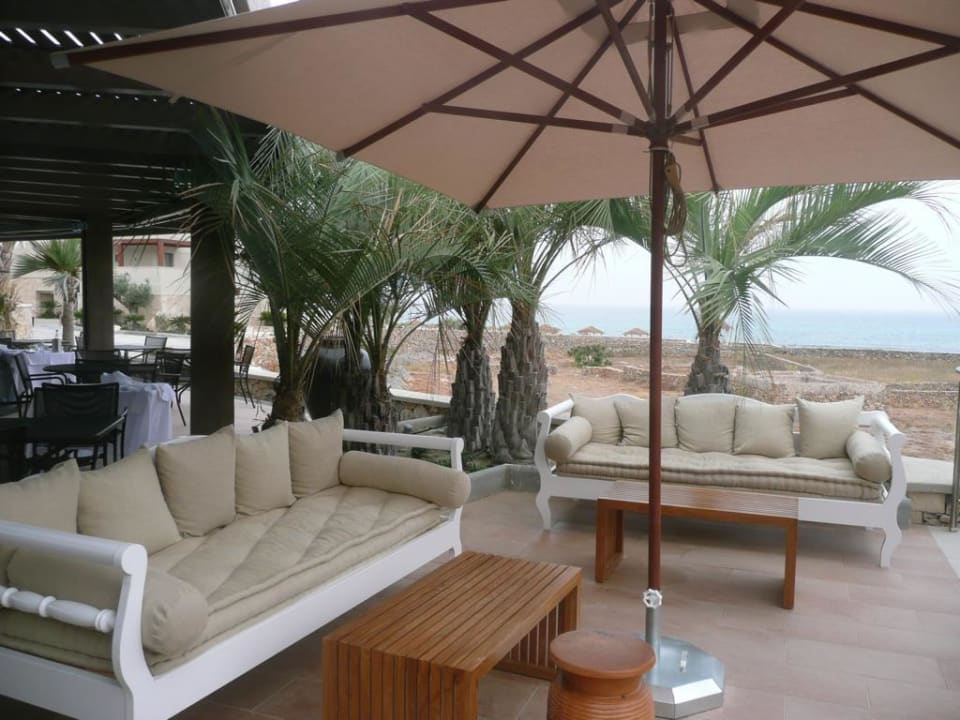 So schön sitzt man in der oberen Poolbar Aquagrand Artistic Luxury Beach Resort - Adults only