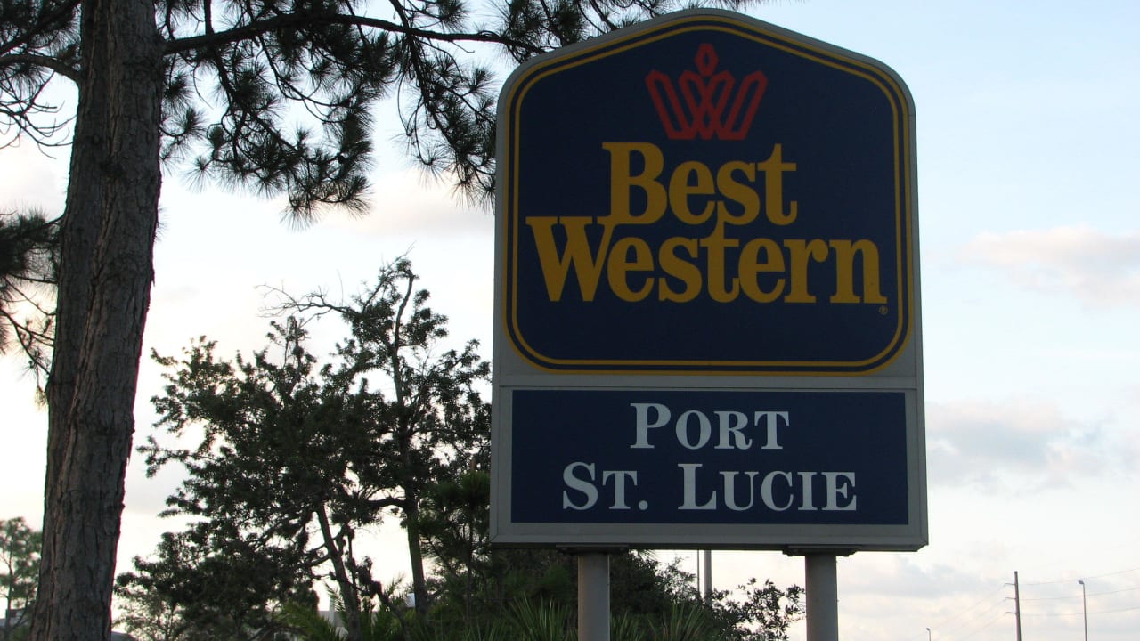 Einfahrt Best Western Hotel Port St. Lucie