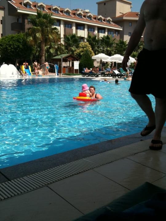 Der große Pool Hane Family Resort