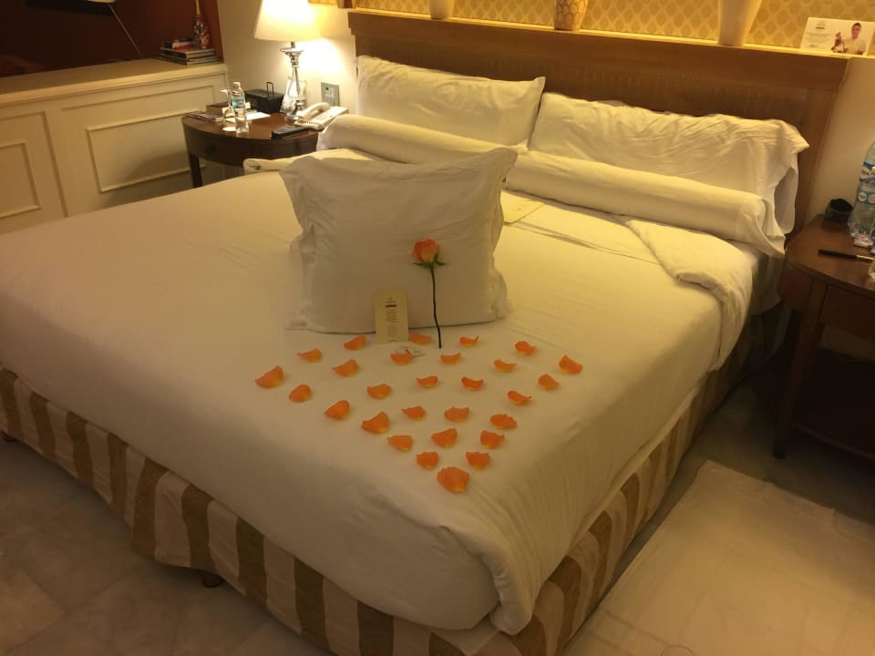 Geschmücktes Bett JOIA Paraiso by Iberostar