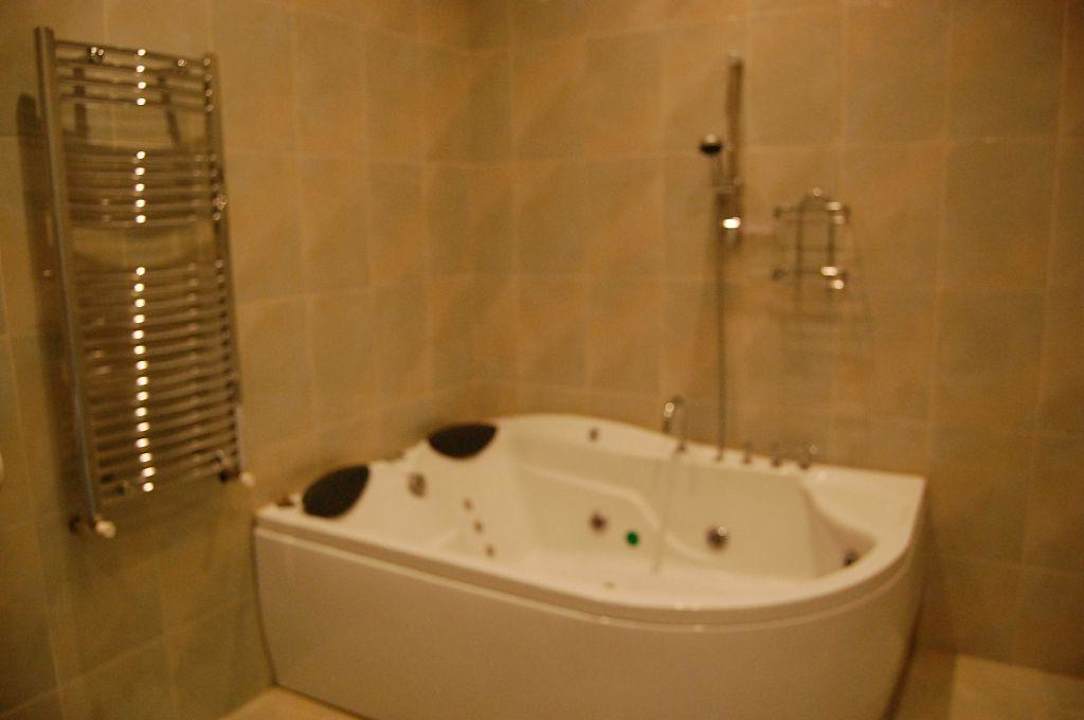 Bad Zimmer 5 Jacuzziwanne für 2 Personen Hotel Leadora