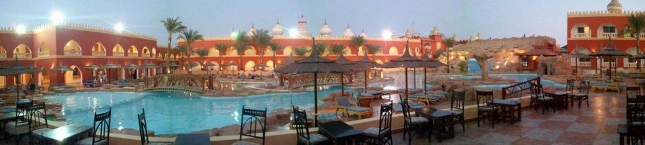 Basen główny Pickalbatros Alf Leila Wa Leila Resort - Neverland Hurghada