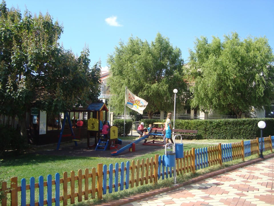 Kidsclub mit Animateuren Hotel Sineva Beach