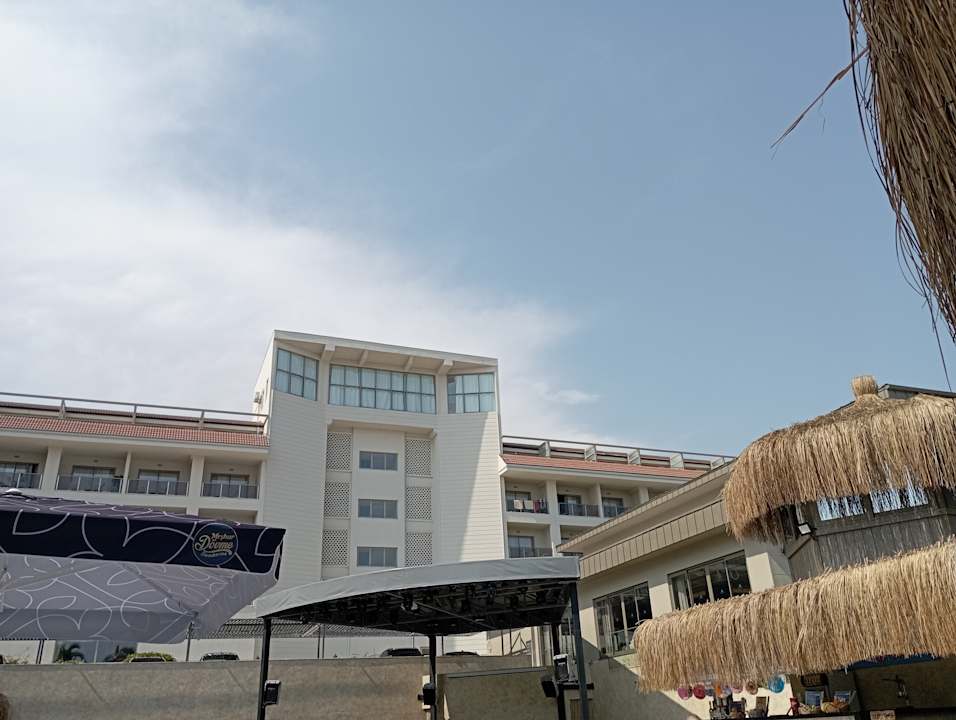 Pool Side Breeze Hotel