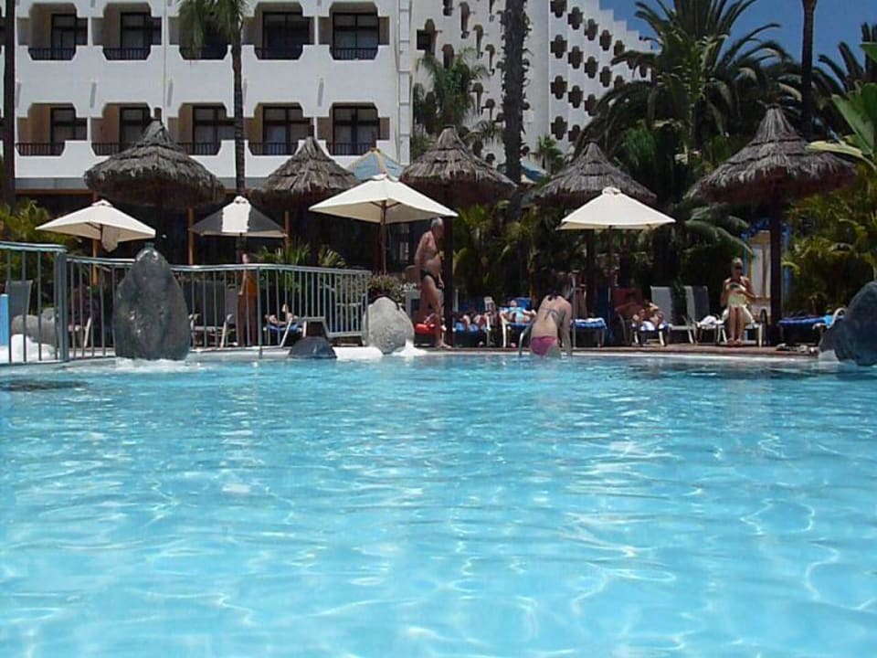 Poolanlage Corallium Beach by Lopesan Hotels - Adults only