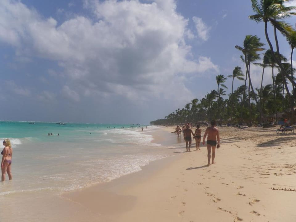 Auch schön, links vom Hotelstrand Villas Bavaro Resort & Spa