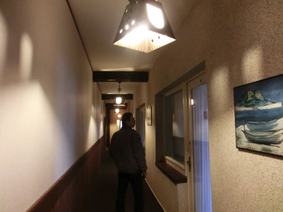 Flur zu den Zimmern Gasthof zum Bären