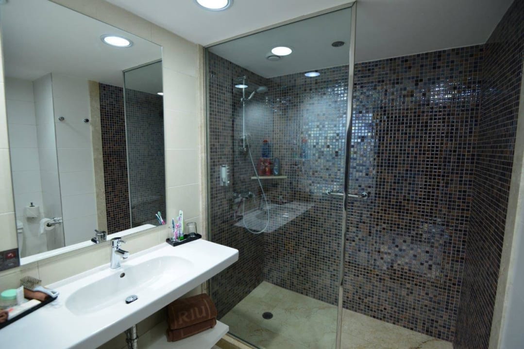 Dusche Hotel Riu Lupita