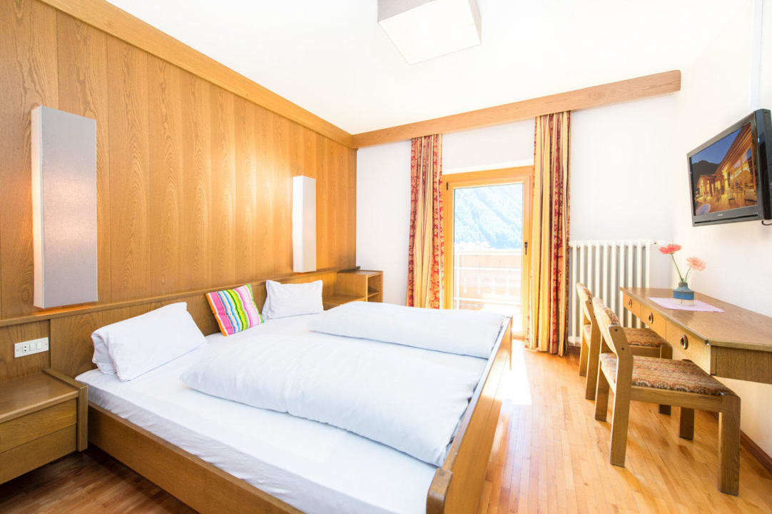 Standard Doppelzimmer Stammhaus Hotel & Chalets Edelweiss