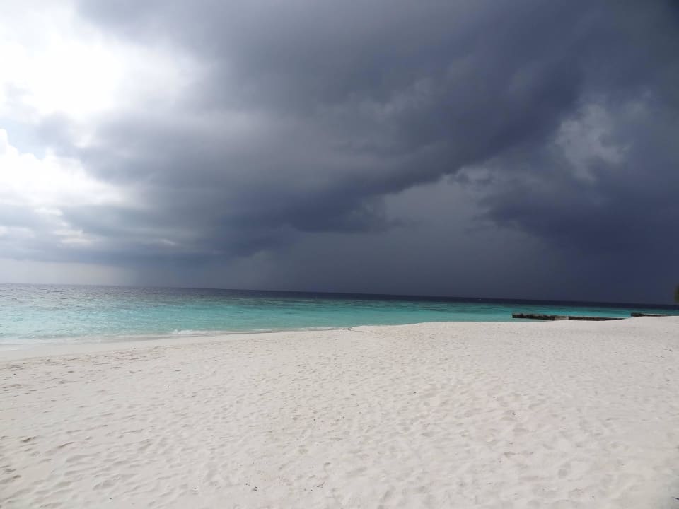 Unwetter zieht auf Adaaran Select Meedhupparu Island Resort - Premium All Inclusive