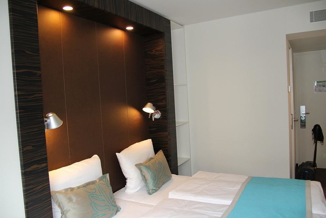 Innenansicht Zimmer Motel One Hamburg am Michel