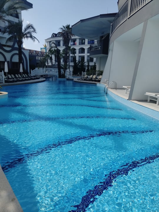 Pool Well Palace Side