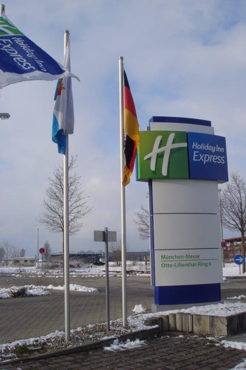 Logo Holiday Inn Express München - Messe