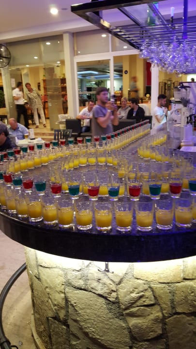 Super Show Hotel Gardenia Beach