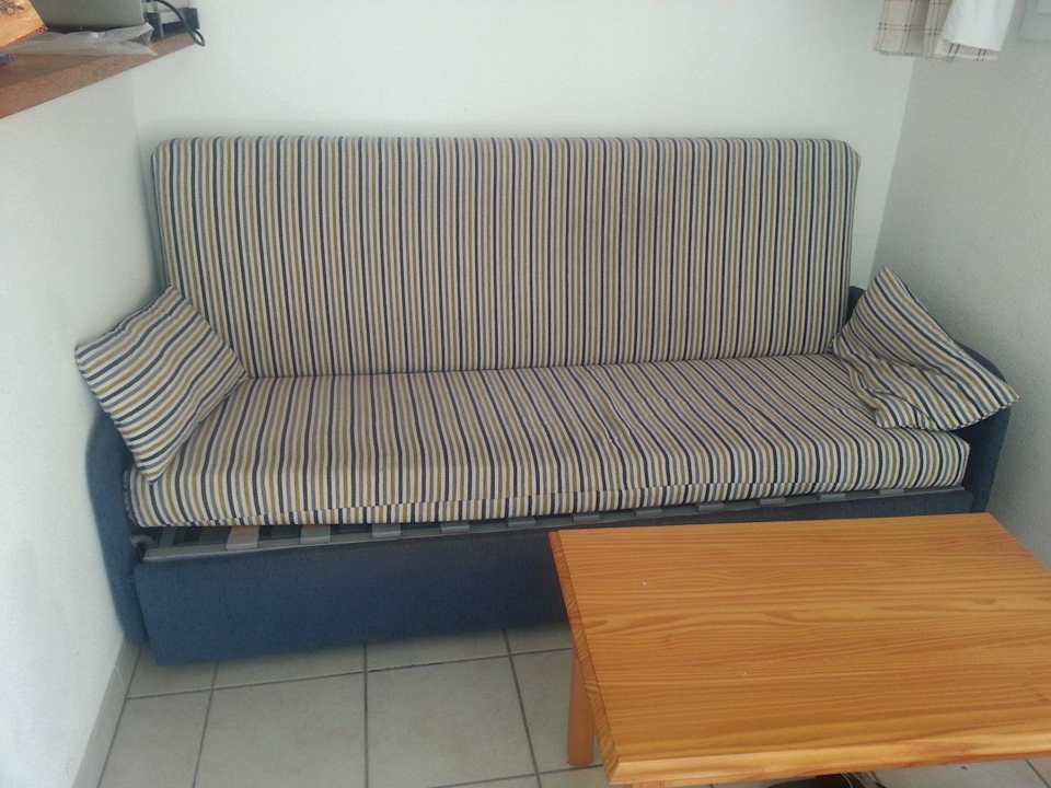 Sofa fiel auseinander. Hotel Residence Domaine des Sables