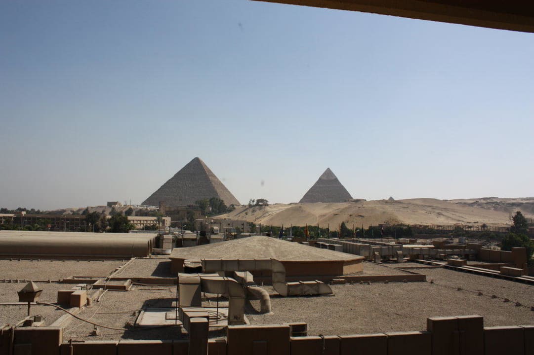 Ausblick aus dem Fenster, Zimmer 401 Le Meridien Pyramids