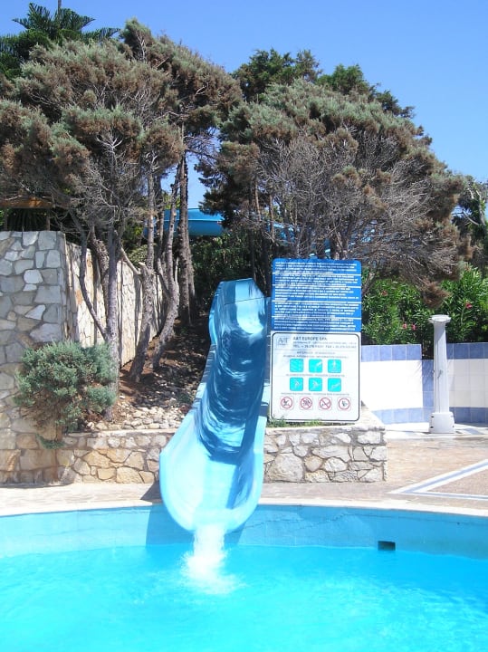Zjeżdżalnia (100 m.) Aldemar Olympian Village
