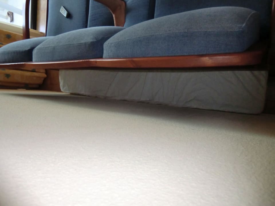 Das Gästebett (nähere Ansicht: braune Flecken etc. LABRANDA Marieta - Adults only