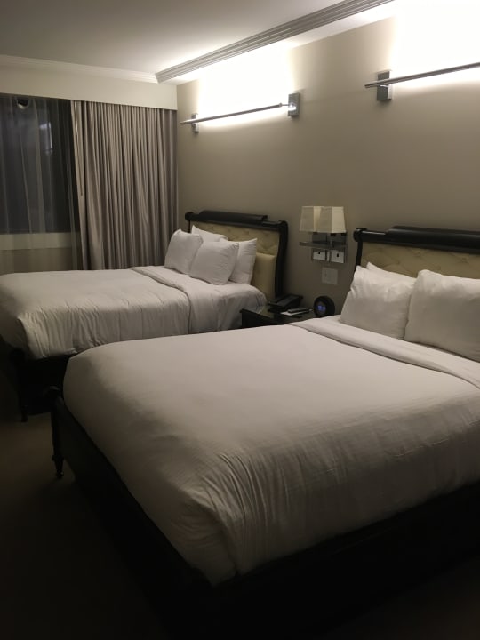 Zimmer Virgin Hotels Las Vegas, Curio Collection by Hilton