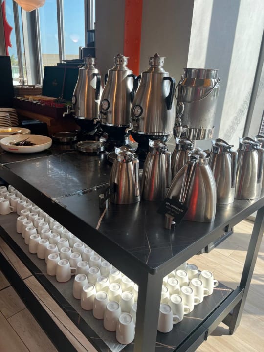 Gastro The WB Abu Dhabi, Curio Collection By Hilton