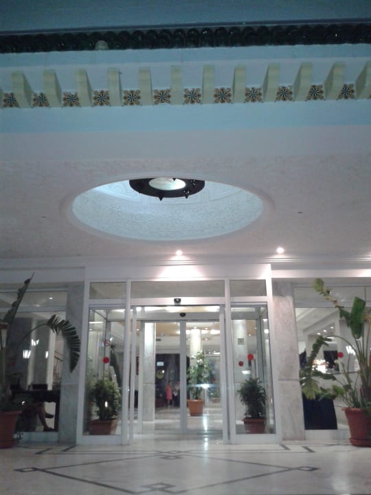 Eingangsbereich  Hotel Nesrine