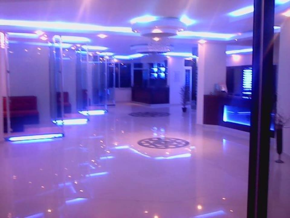 Lobby Blue Diamond Alya