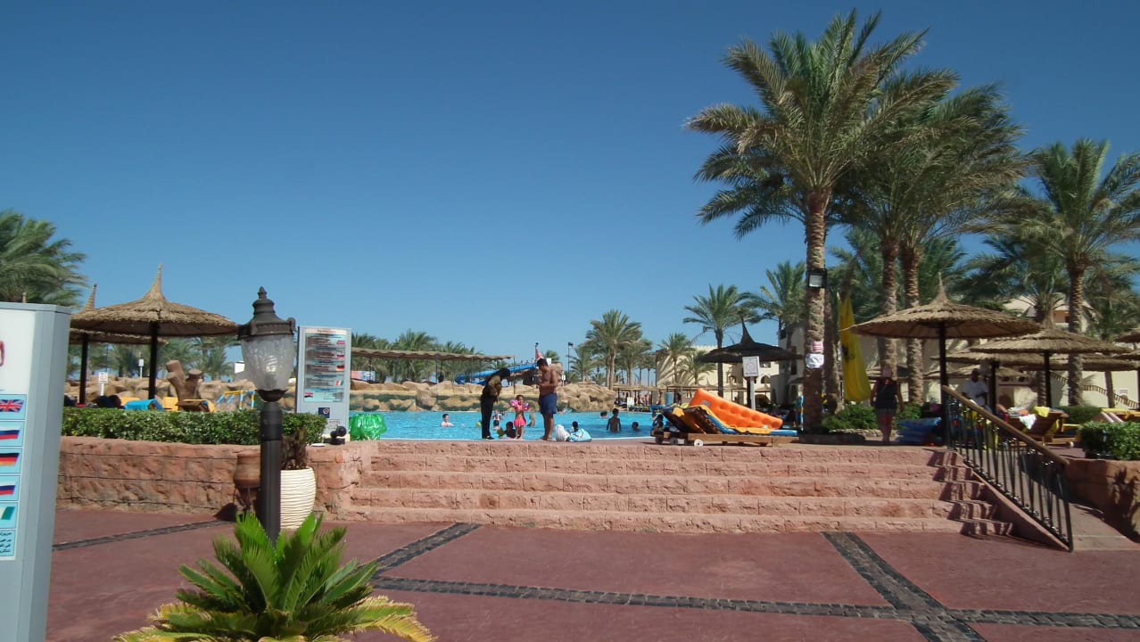 Od strony recepcji Sea Beach Aqua Park Resort Managed by Blue Resorts