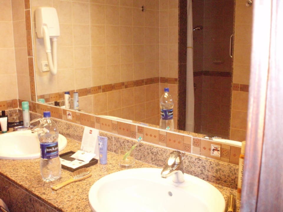 2 Waschbecken Hotel Riu Karamboa