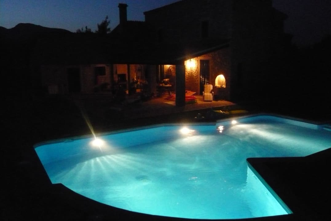 Poolanlage bei Nacht Finca Lloseta
