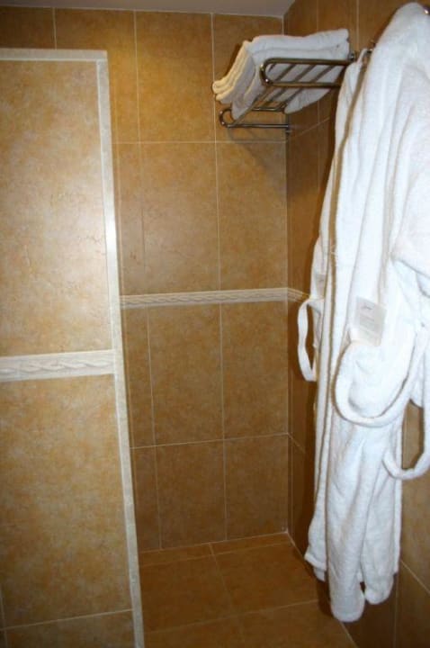 Bademäntel sind inkl. VIVA Cala Mesquida Suites & Spa 16+
