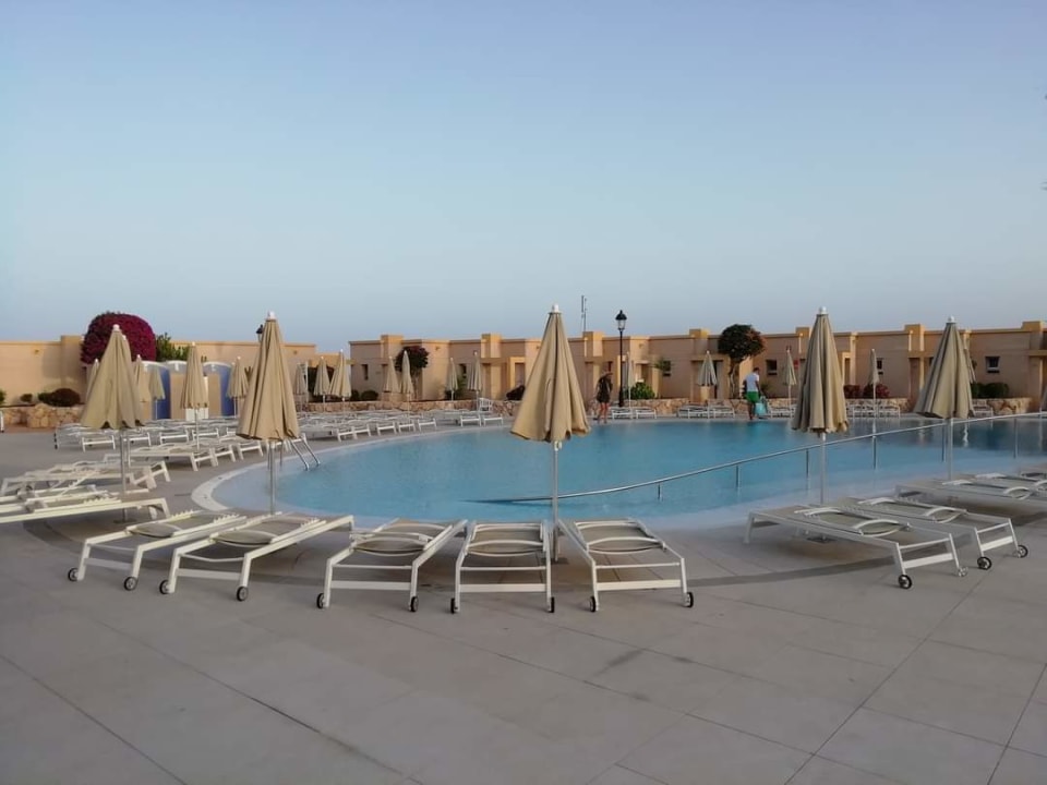 Pool SBH Monica Beach Resort