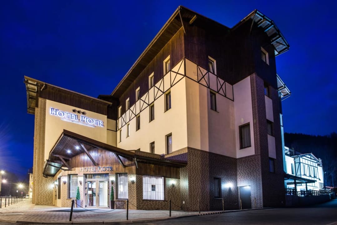 Hotel Piotr SPA&Wellness w nocy Hotel Piotr Spa&Wellness