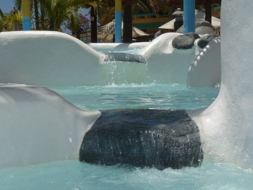 Poolanlage Corallium Beach by Lopesan Hotels - Adults only