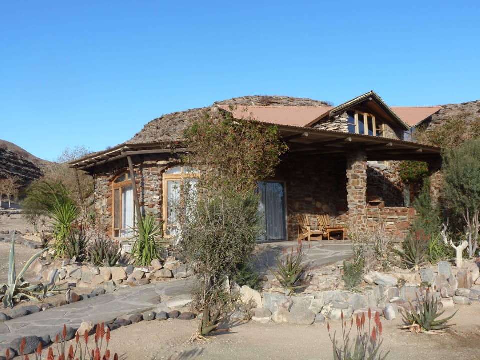 Ausenansicht                                       Zebra River Lodge