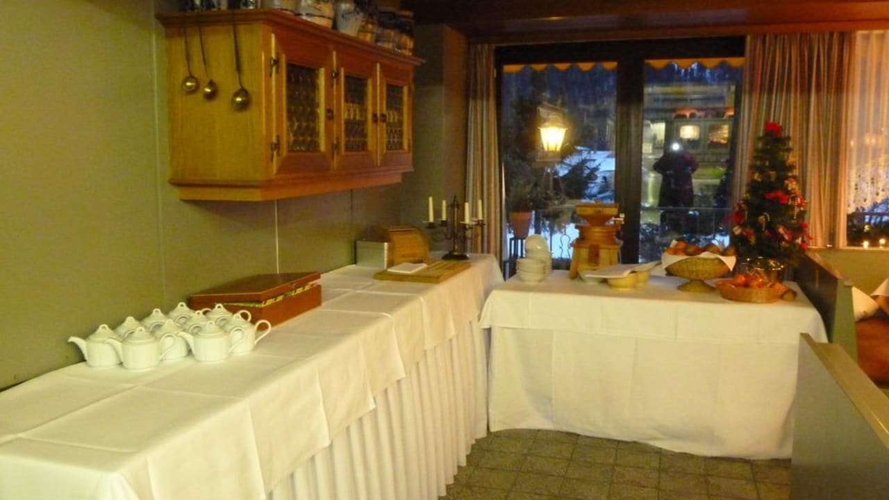 Buffet Hotel Johanna mitten im Ötztal