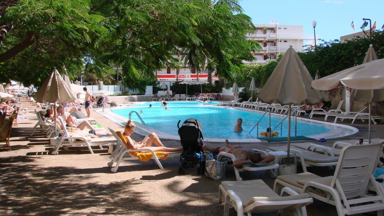 Der Pool  Bull Escorial & Spa