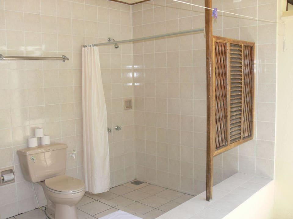 Halboffenes Bad Vilamendhoo Island Resort & Spa