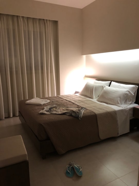 Zimmer Ourania Apartments Hotel