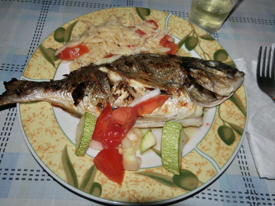 Der Grischiche Abend mit Fisch Hotel Apollon