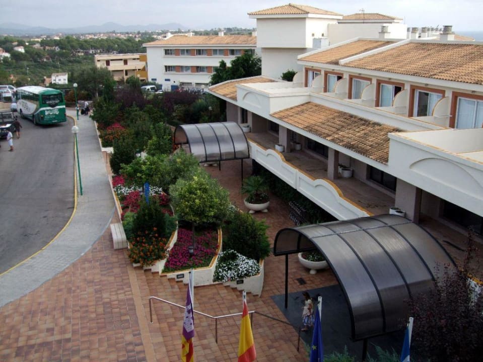 Der Eingangsbereich zum Hotel. blau punta reina