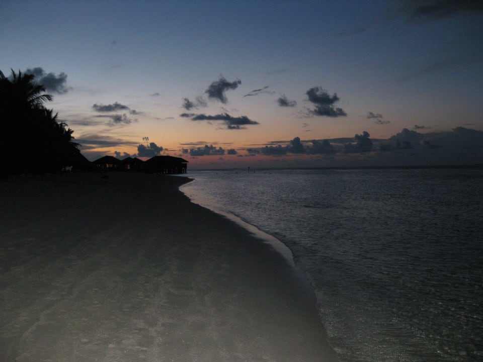 Abendlicher Sonnenuntergang Vilamendhoo Island Resort & Spa